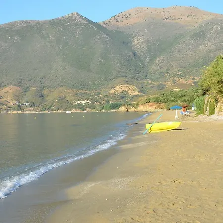 Skoutari Beach מלון דירות Skoutárion