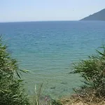 Ξενοδοχείο με διαμερίσματα Skoutari Beach