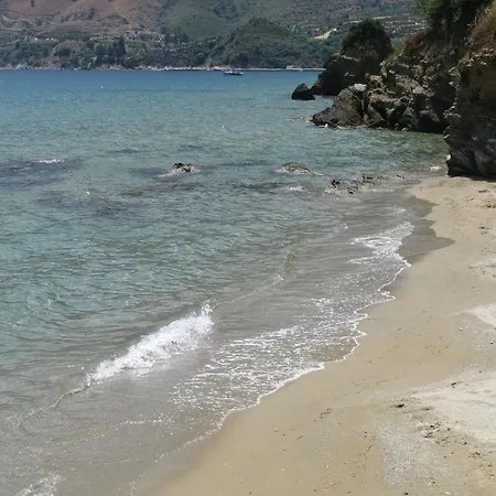 アパートホテル Skoutari Beach 2*