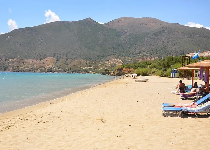 Ξενοδοχείο με διαμερίσματα Skoutari Beach