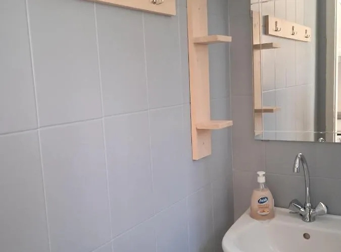 Ξενοδοχείο με διαμερίσματα Skoutari Beach 2*