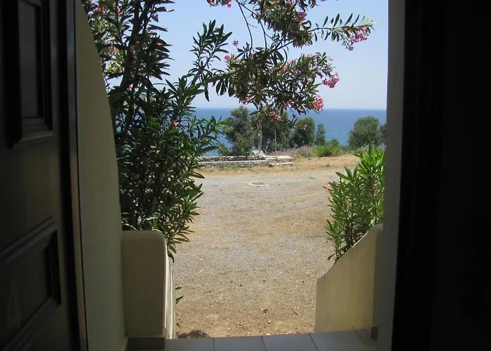 Ξενοδοχείο με διαμερίσματα Skoutari Beach