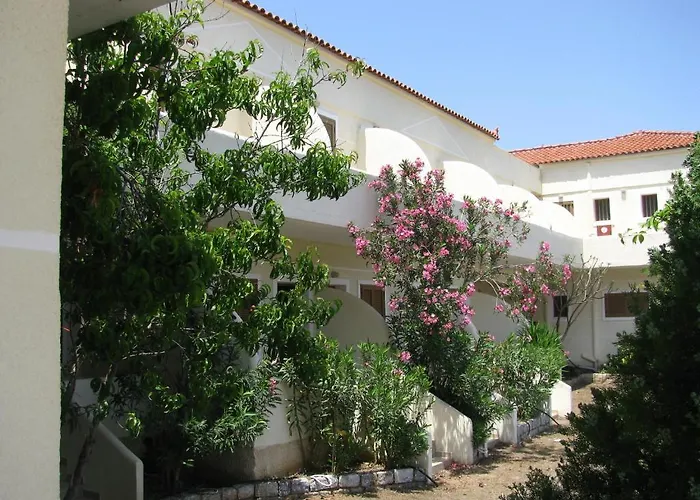 Skoutari Beach Ξενοδοχείο με διαμερίσματα 2*