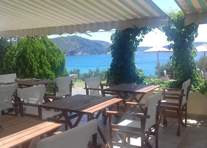 Ξενοδοχείο με διαμερίσματα Skoutari Beach